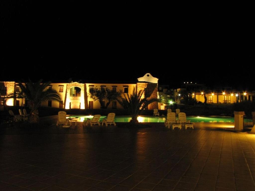 Hotel Cardedu Bagian luar foto