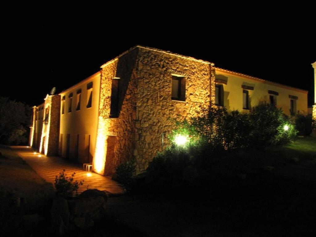 Hotel Cardedu Bagian luar foto