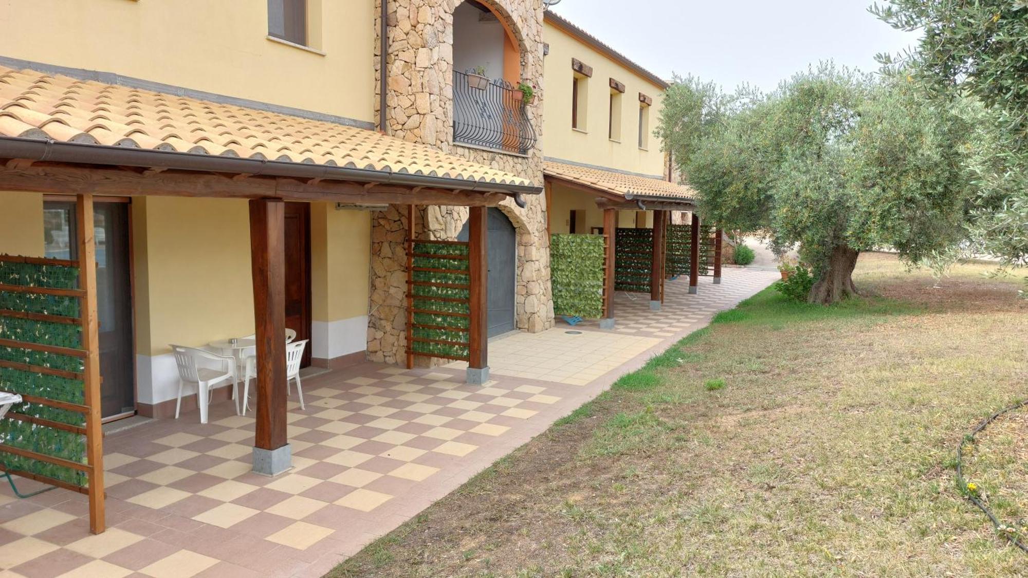 Hotel Cardedu Bagian luar foto