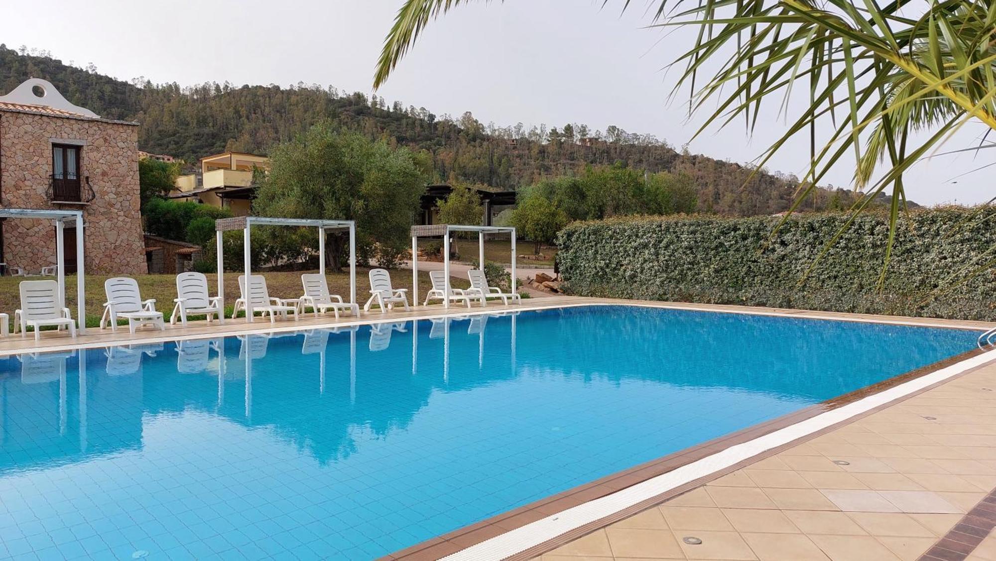 Hotel Cardedu Bagian luar foto