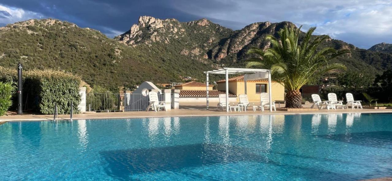 Hotel Cardedu Bagian luar foto