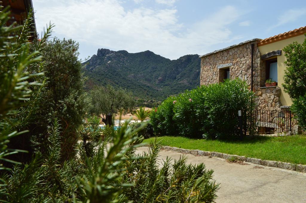 Hotel Cardedu Bagian luar foto