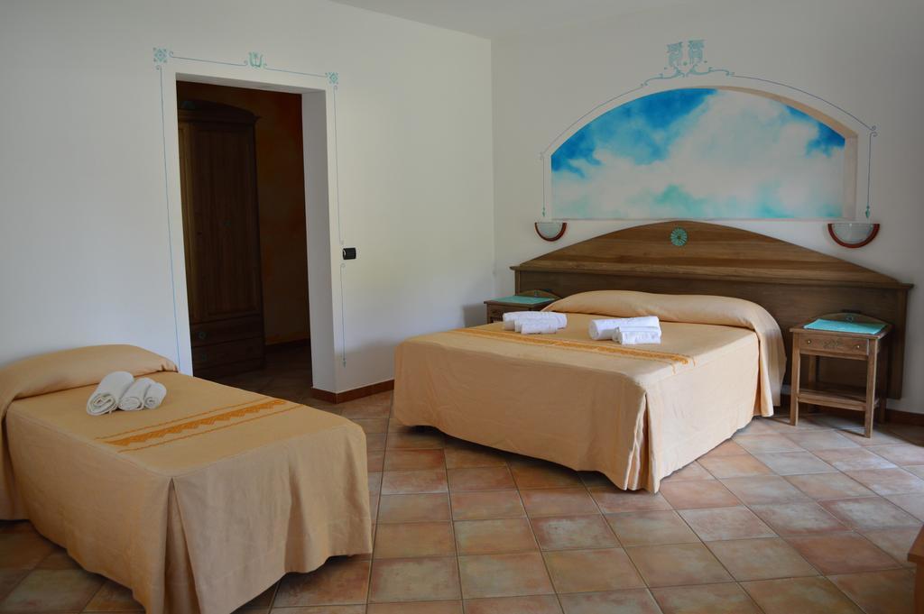 Hotel Cardedu Bagian luar foto